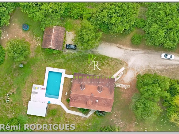 🌟 Élégance & authenticité à Mazerolles — Propriété d’exception sur parc paysager de 4525 m² avec piscine