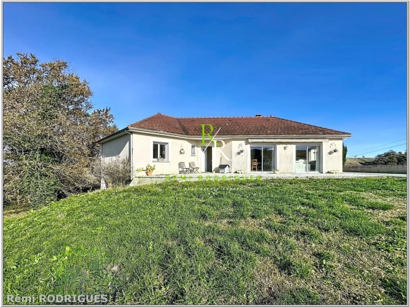 Plain-pied de 119 m² avec sous-bois – Cadre naturel préservé