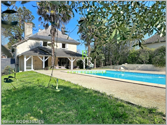 🏡 Maison de caractère rénovée avec piscine – Portet – Vue Pyrénées – 4 chambres