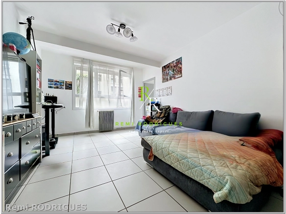Pau, Apt T2 avec place de parking en sous-sol