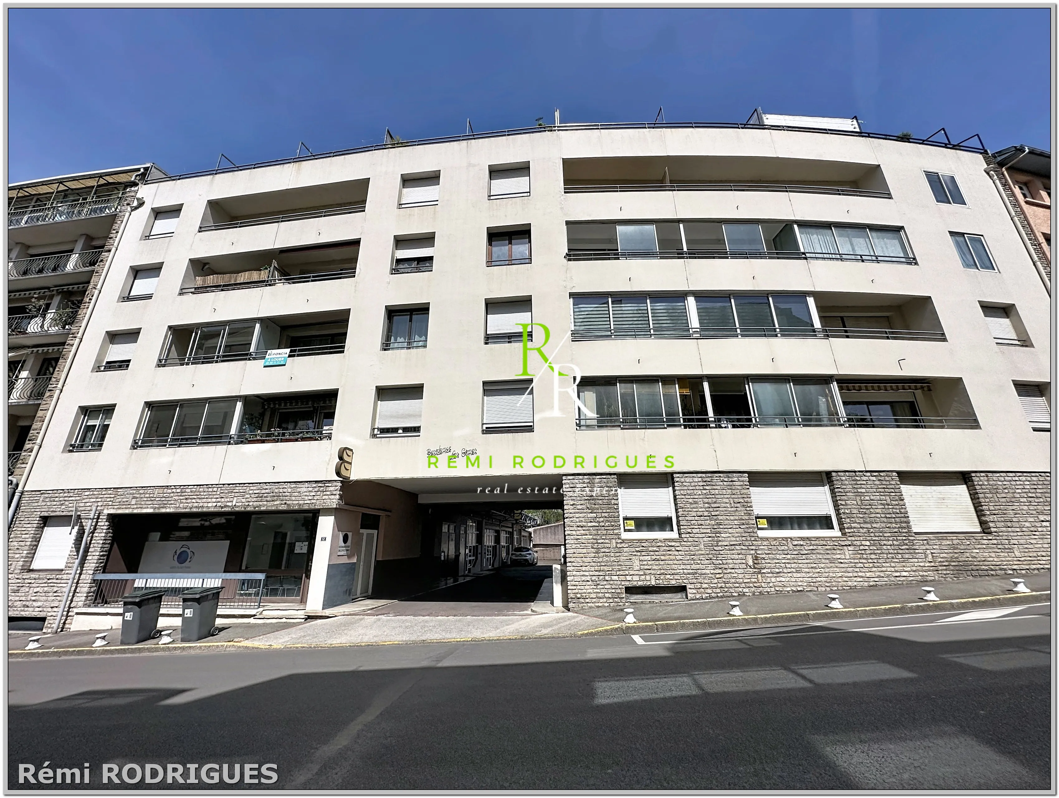 10. Pau, Apt T2 avec place de parking en sous-sol